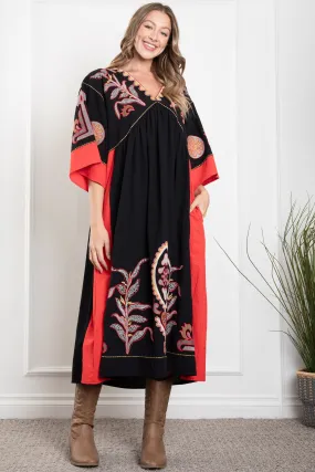 BlueVelvet Floral Embroidery Maxi Dress in Black-Red