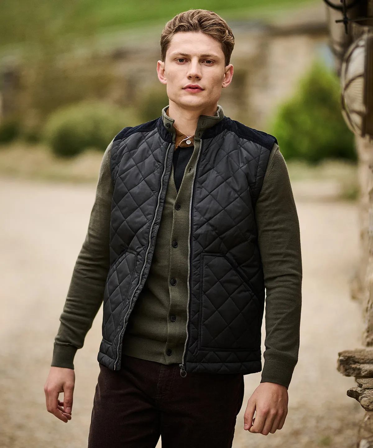 Dark Khaki - Moreton diamond quily gilet