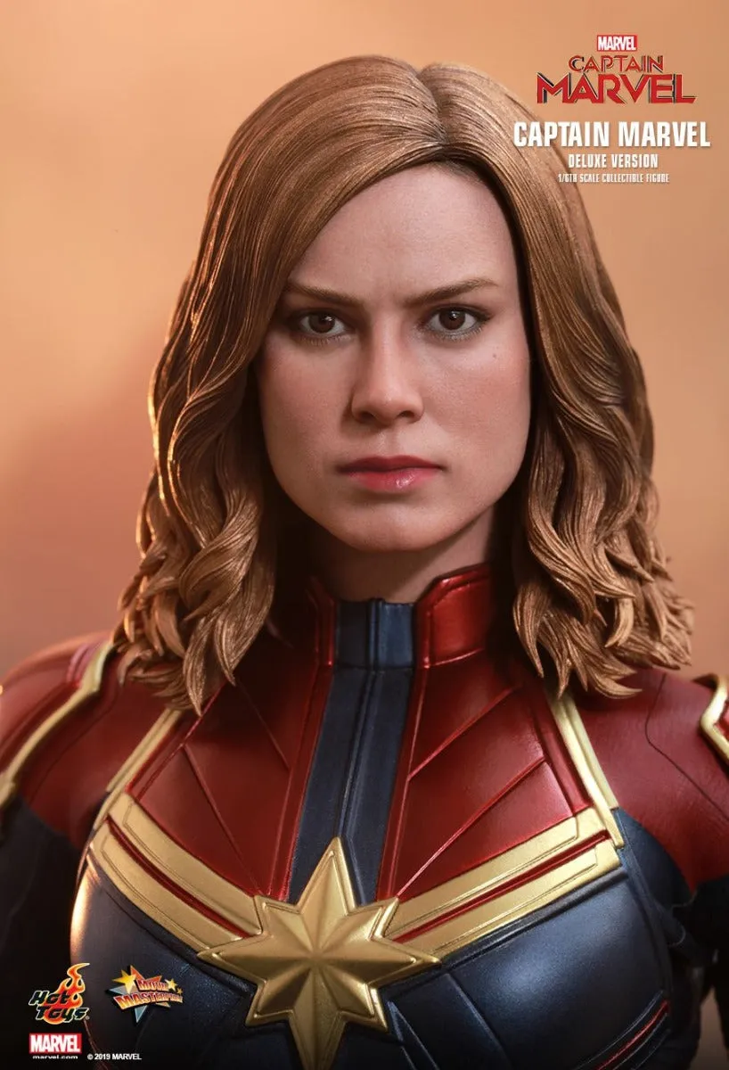 HOT TOYS CAPTAIN MARVEL DELUXE VERSION COLLECTIBLE FIGURE 1/6TH SCALE- MMS522