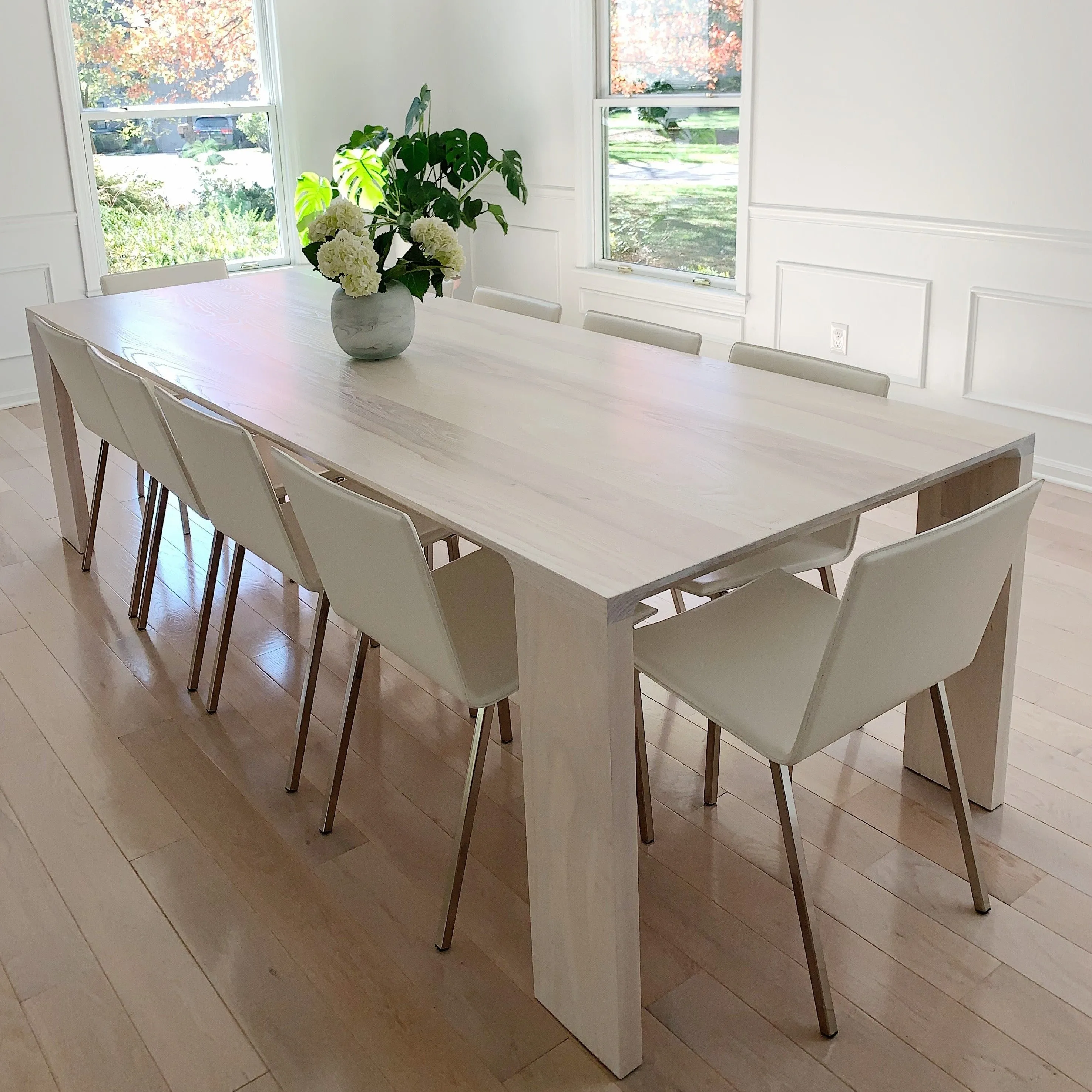 Lumi Dining Table