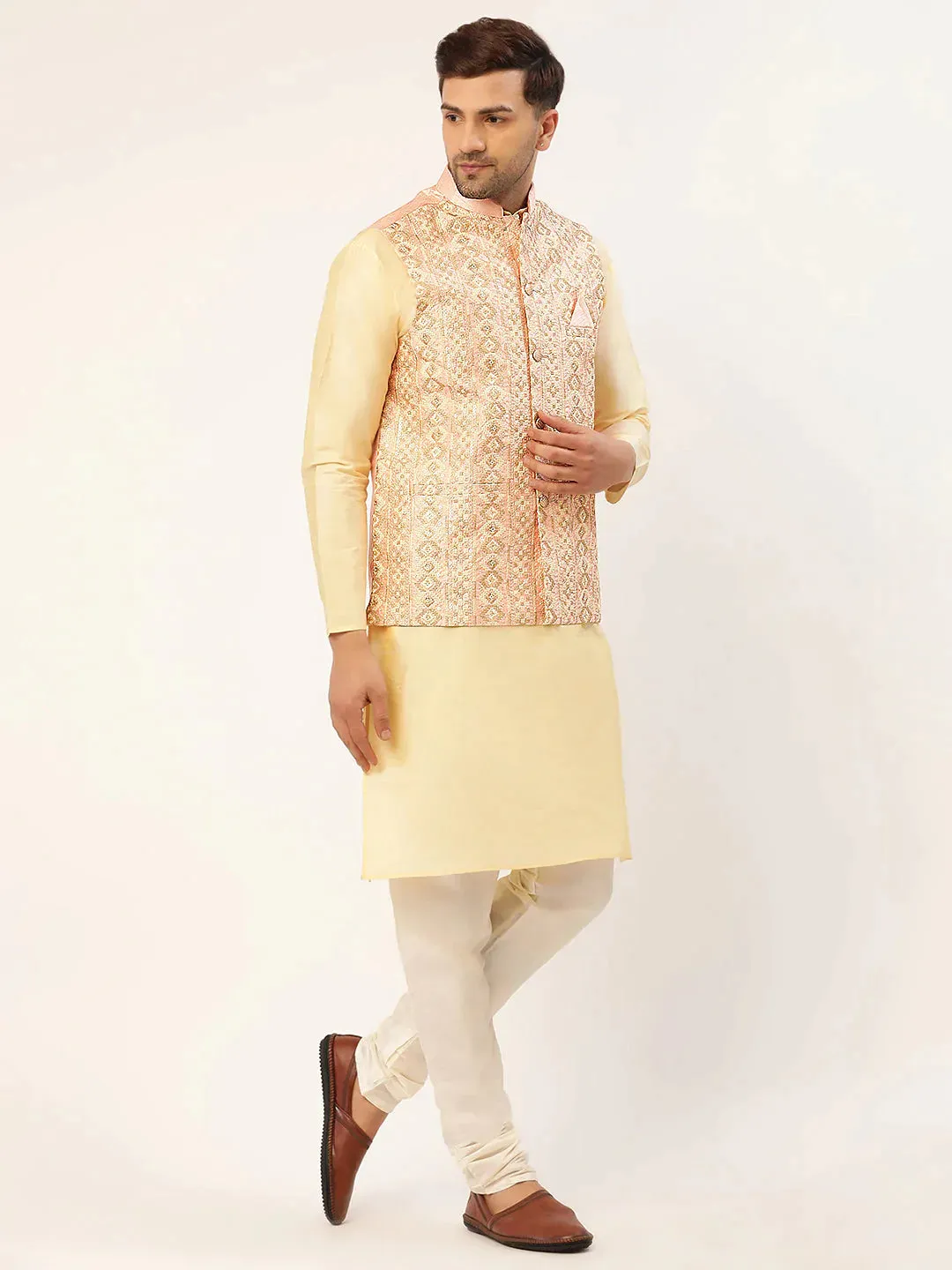 Men'S Solid Kurta Pyjama With Pink Embroidered Nehru Jacket