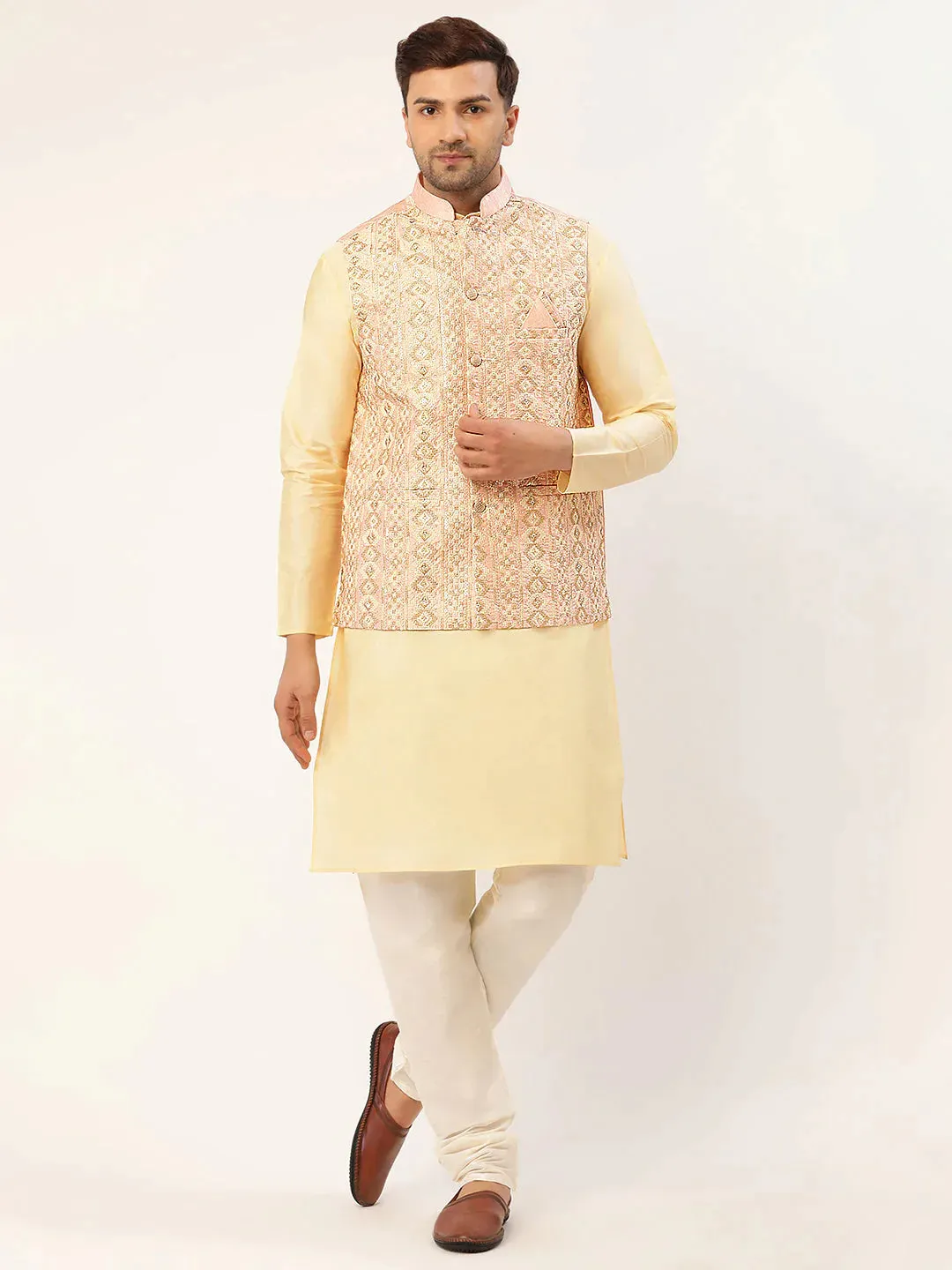 Men'S Solid Kurta Pyjama With Pink Embroidered Nehru Jacket