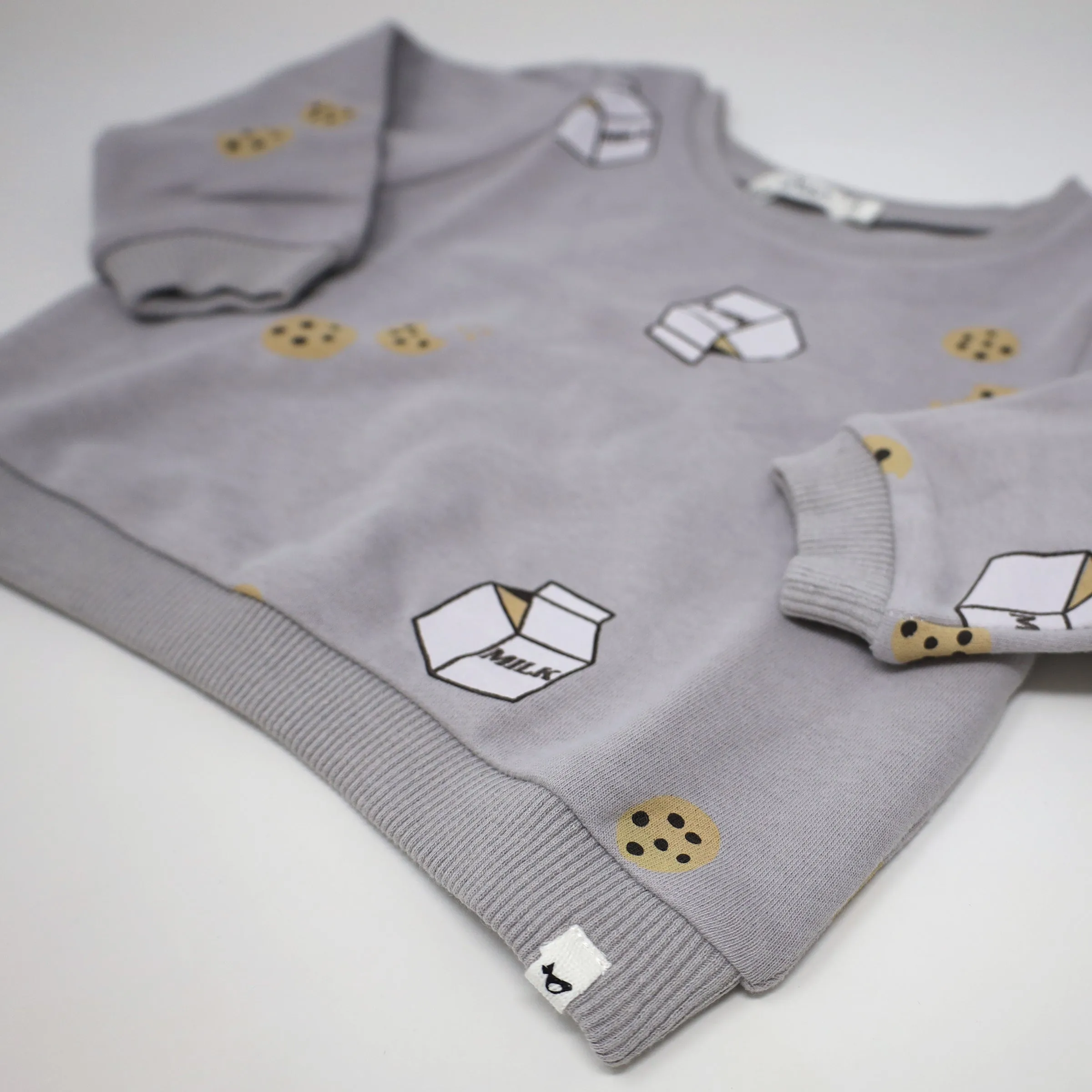 oh baby! Brooklyn Boxy Sweatshirt with Milk & Cookies Print - Pale Gray