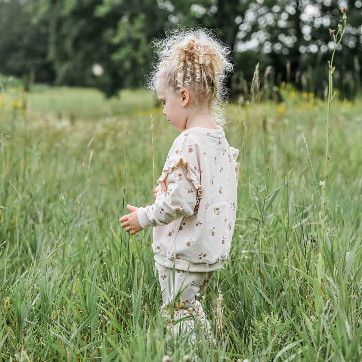 oh baby! Millie Slouch Sweatshirt - Mini Daisies with Leaves Print - Shell