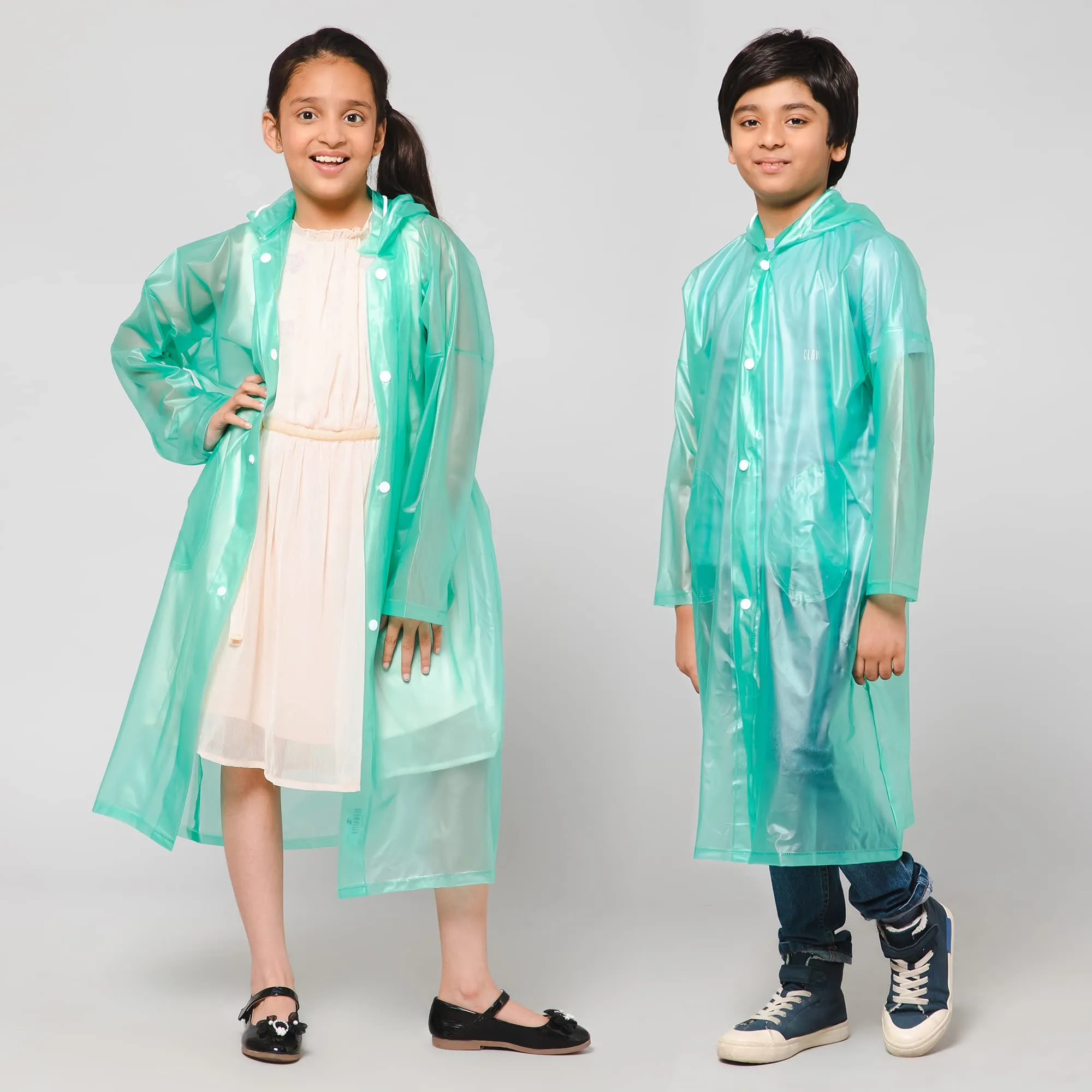 THE CLOWNFISH Wet & Wild Series Unisex Kids Waterproof Single Layer PVC Longcoat/Raincoat with Adjustable Hood. Age-4-5 Years (Fern Green)