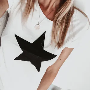 White tee with black star 🖤 *fitted style*